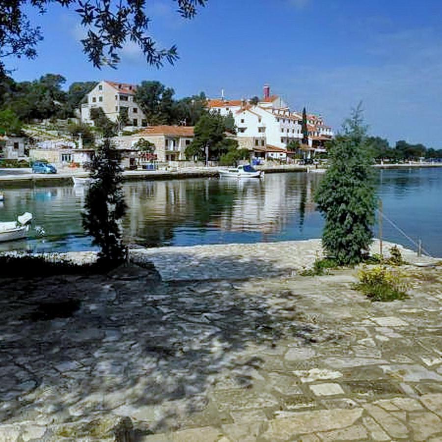 Guest House Kiko Помена Екстериор снимка