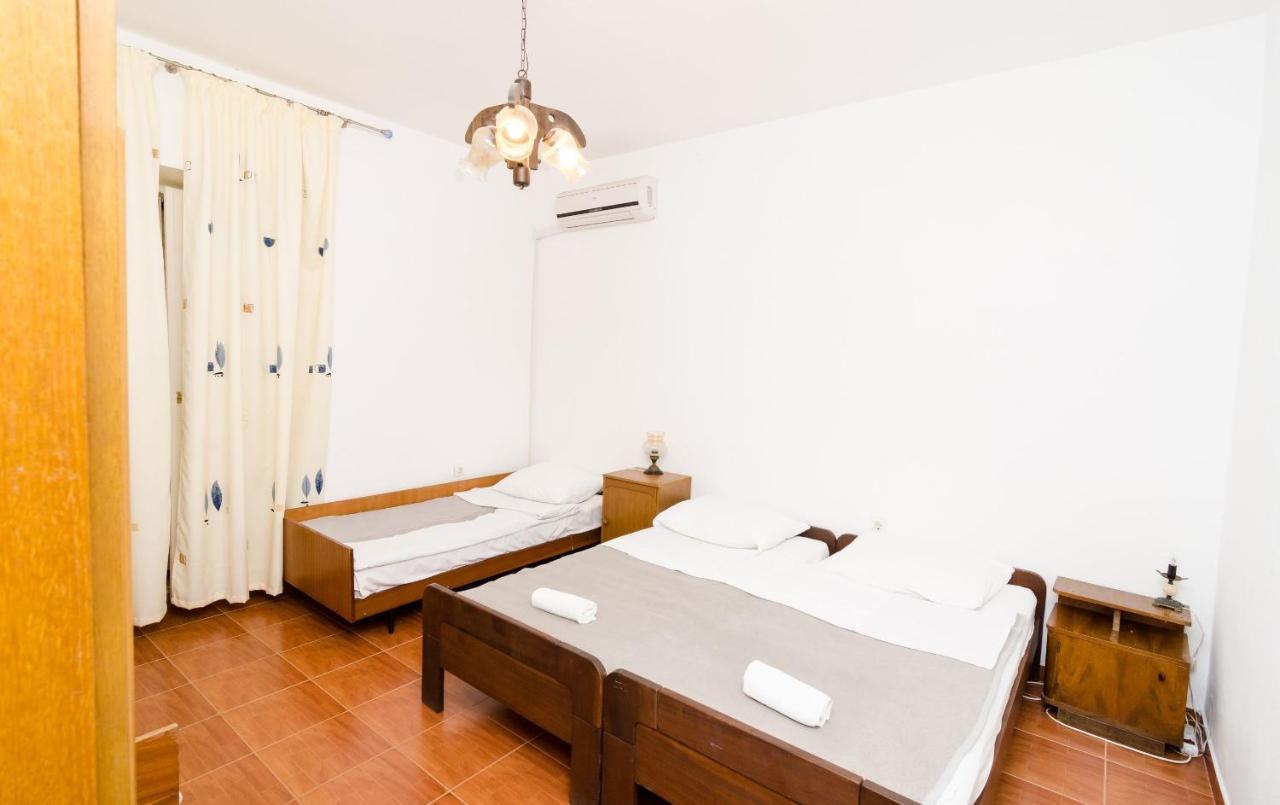 Guest House Kiko Помена Екстериор снимка