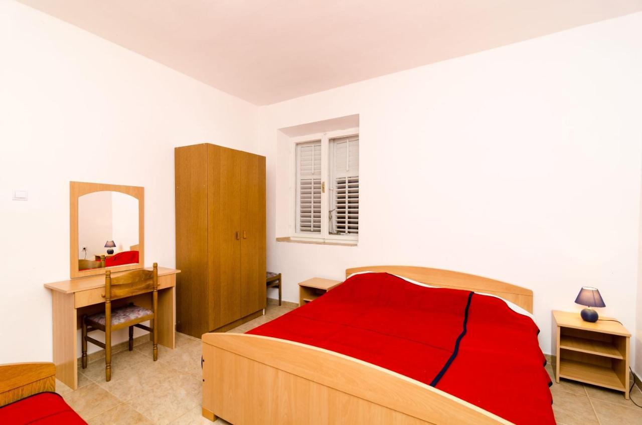 Guest House Kiko Помена Екстериор снимка