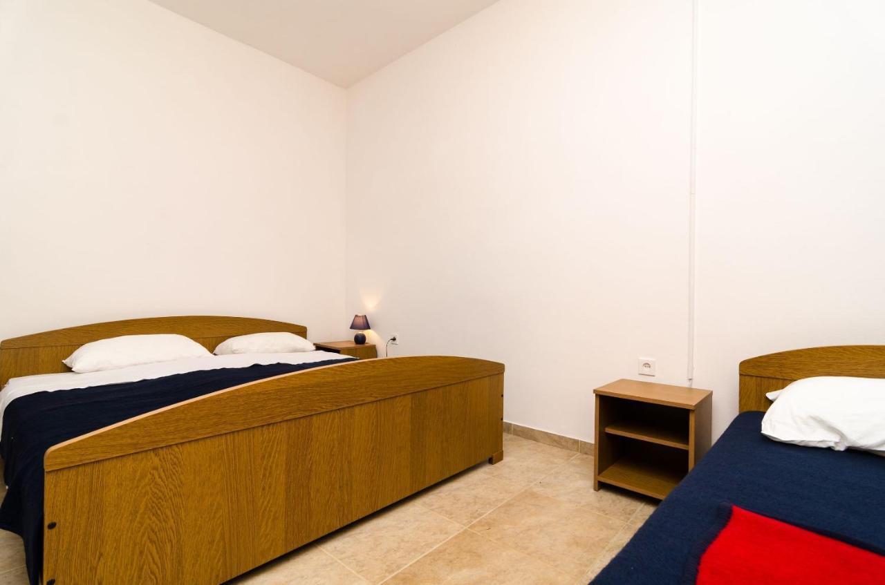 Guest House Kiko Помена Стая снимка