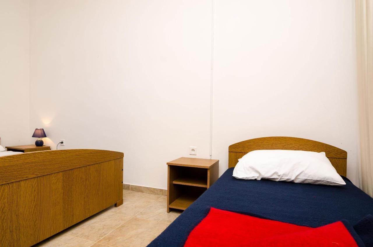 Guest House Kiko Помена Стая снимка