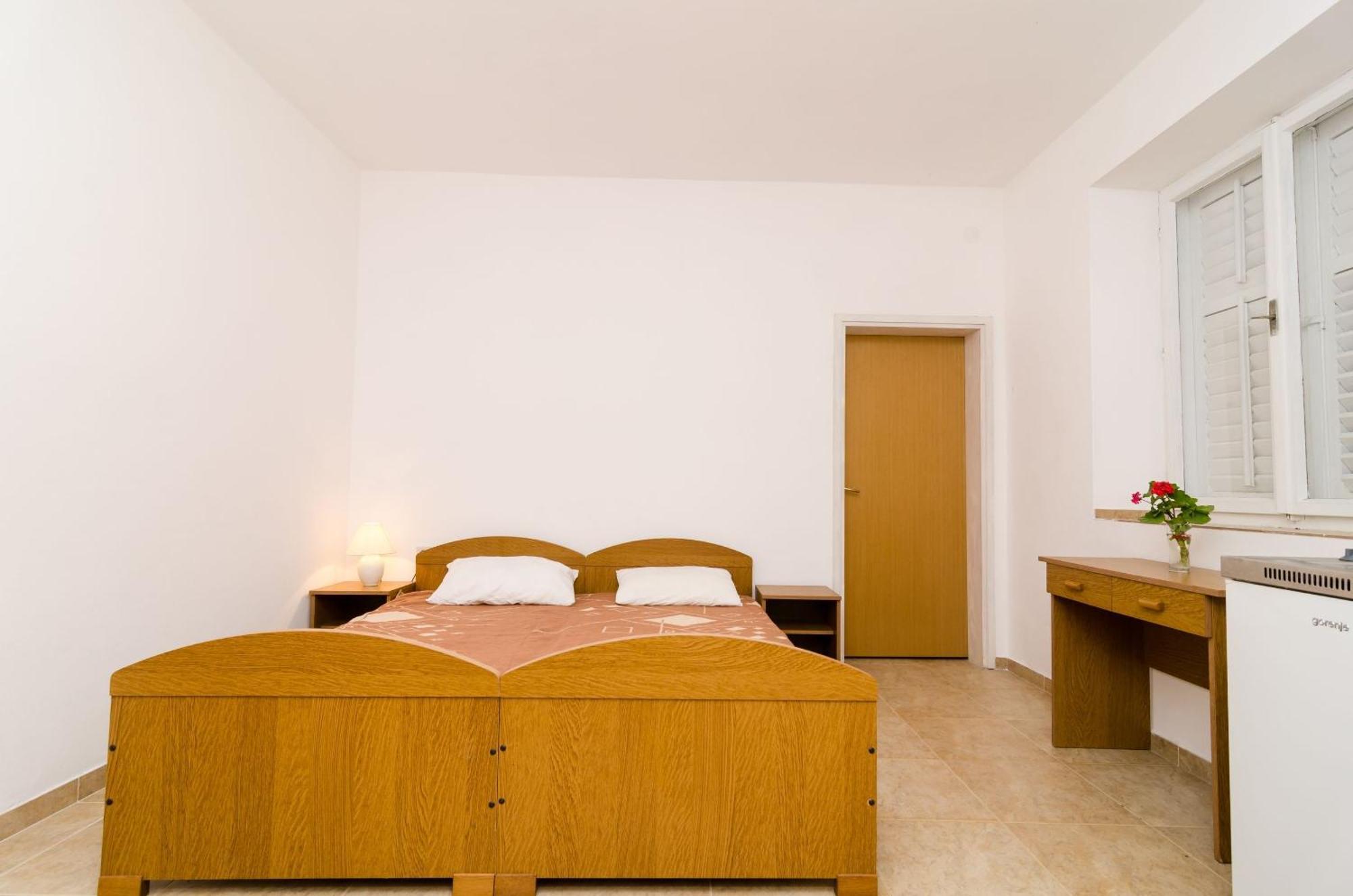 Guest House Kiko Помена Стая снимка