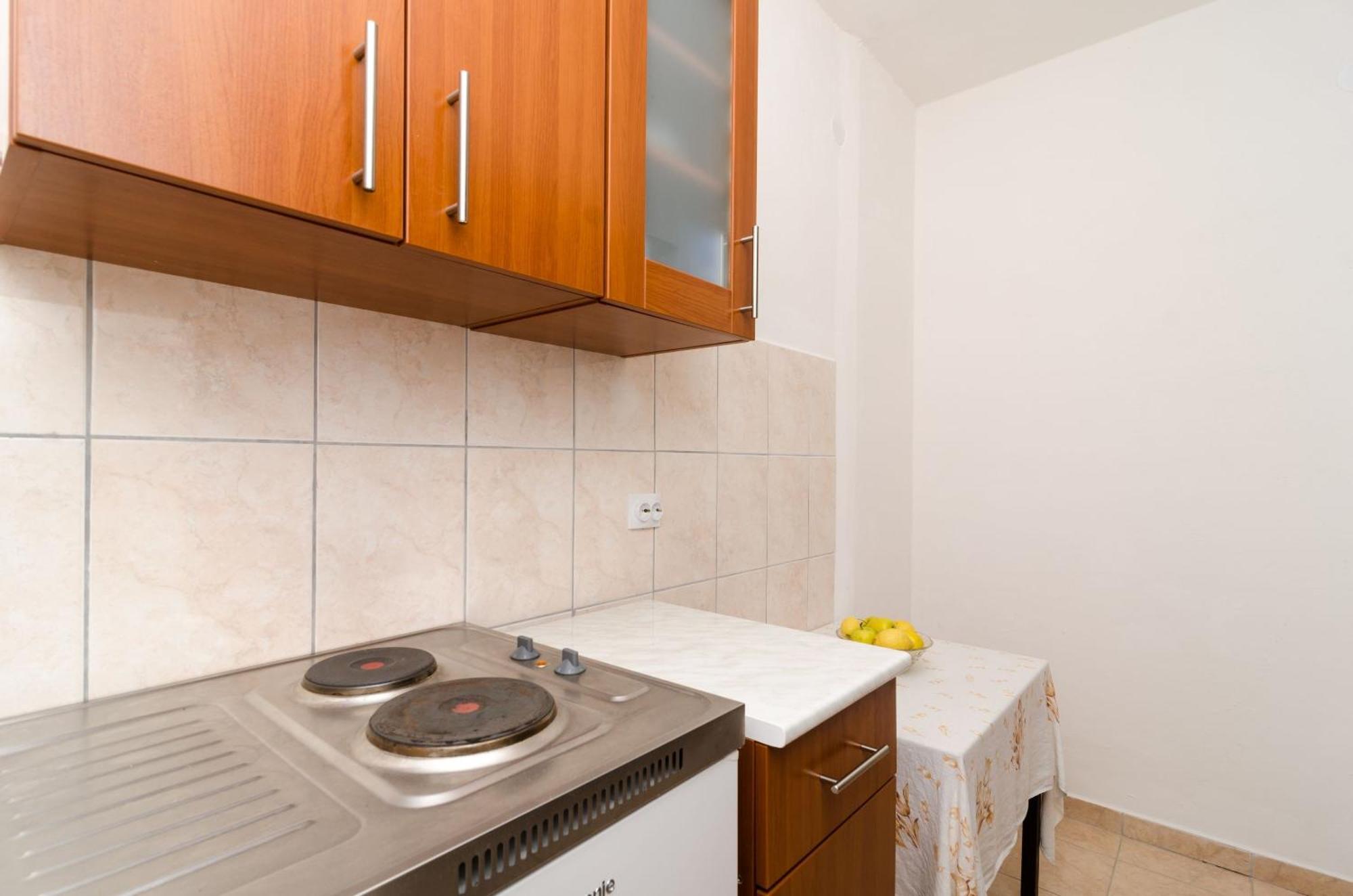 Guest House Kiko Помена Стая снимка