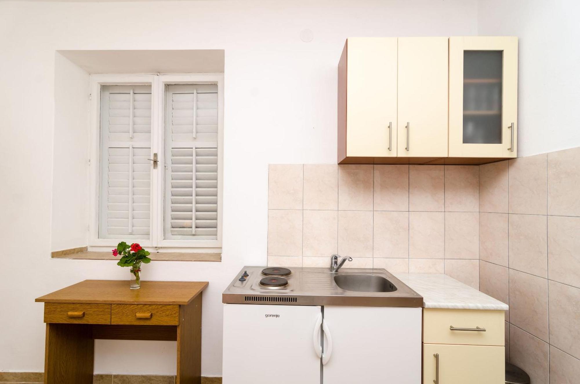 Guest House Kiko Помена Стая снимка