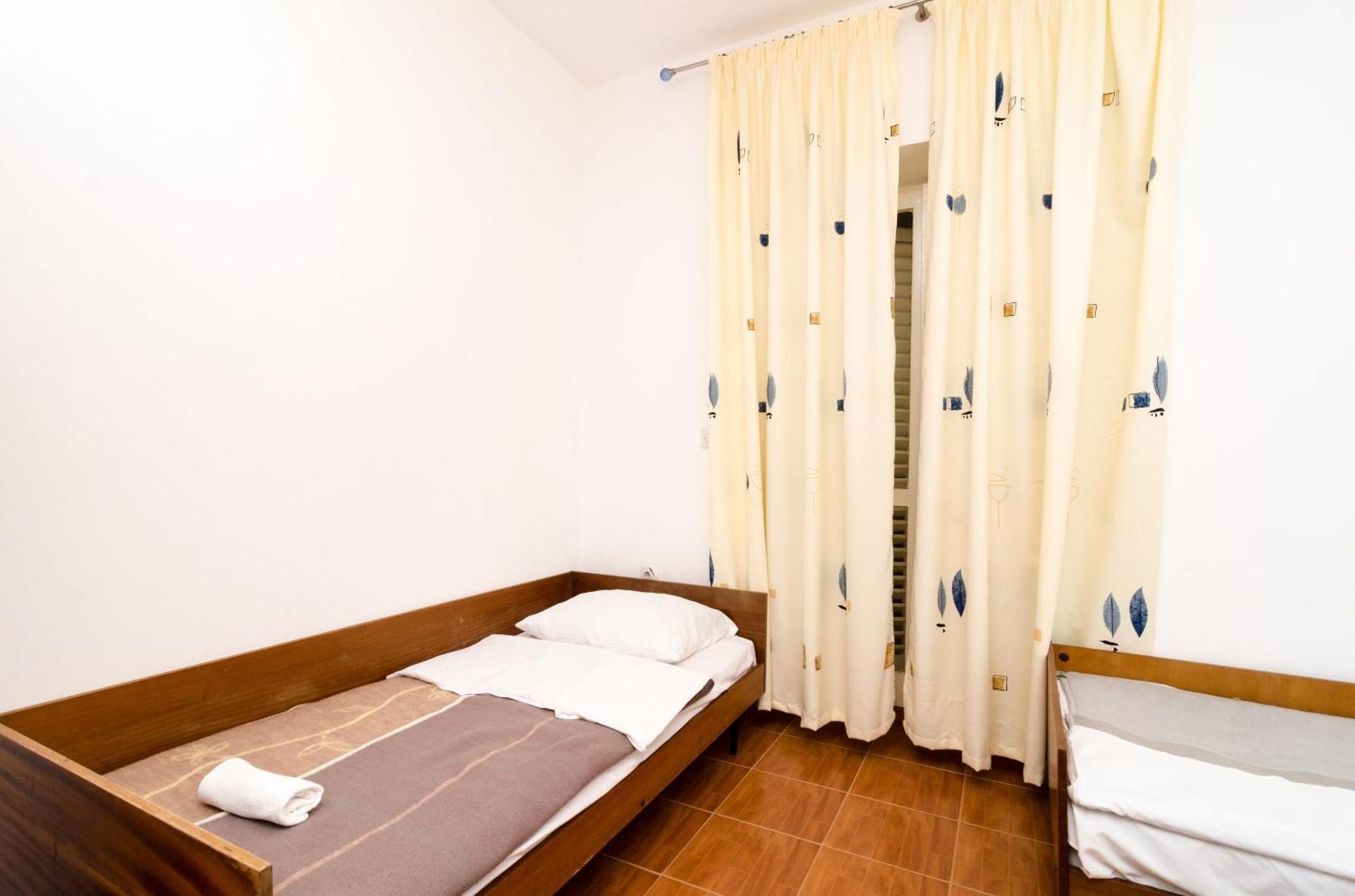Guest House Kiko Помена Стая снимка