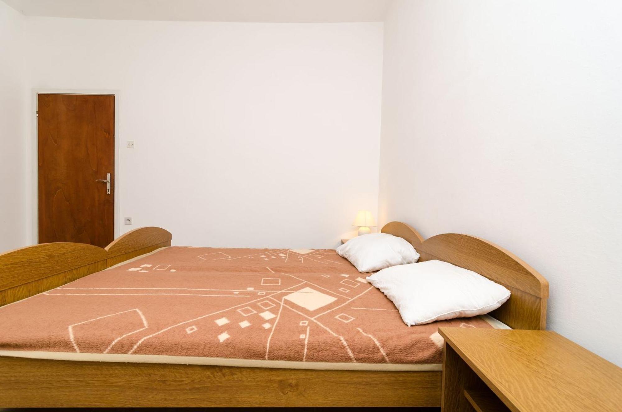 Guest House Kiko Помена Стая снимка